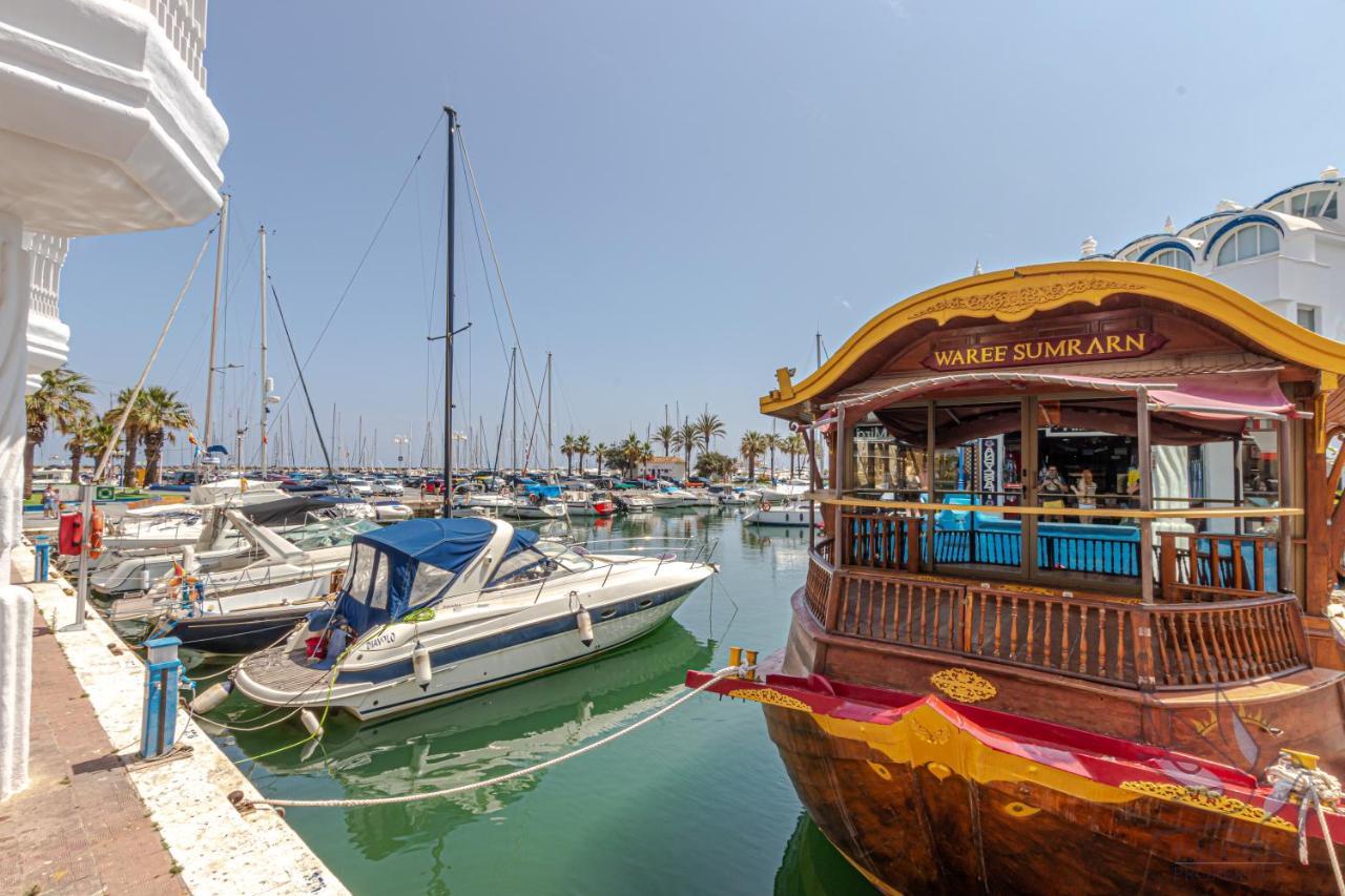 Apartment In Puerto Marina With Beautiful Views Of The Sea And The Boats ベナルマデナ エクステリア 写真